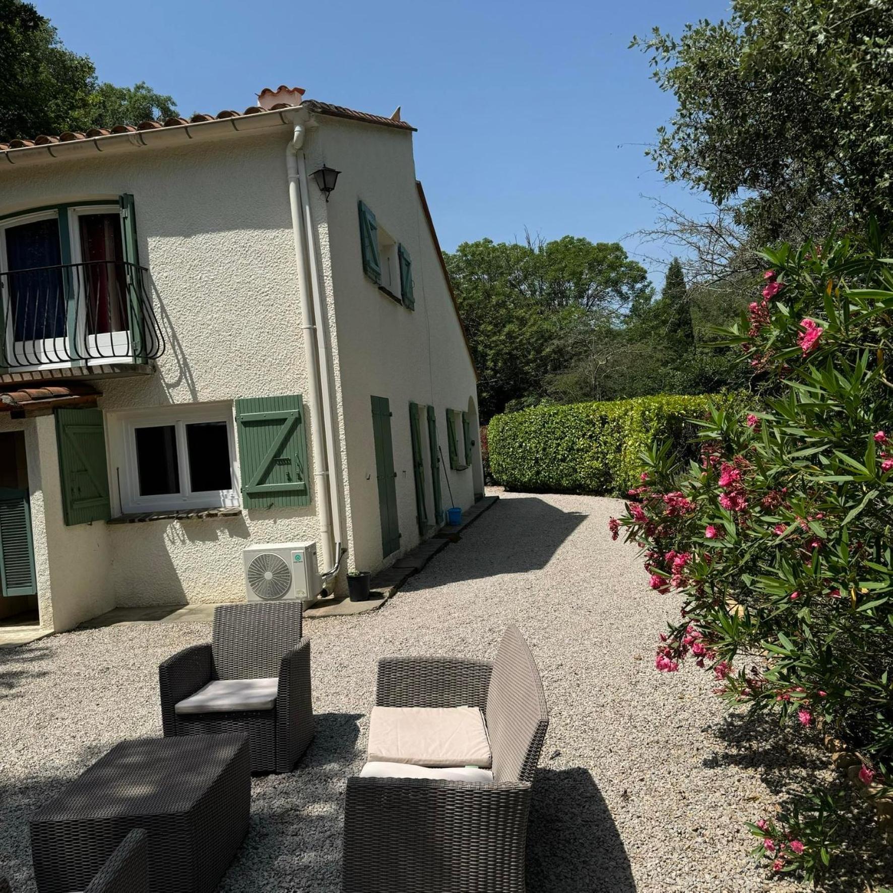 Maison Avec Piscine Chauffee Entre Mer Et Montagne Montauriol  Exteriör bild